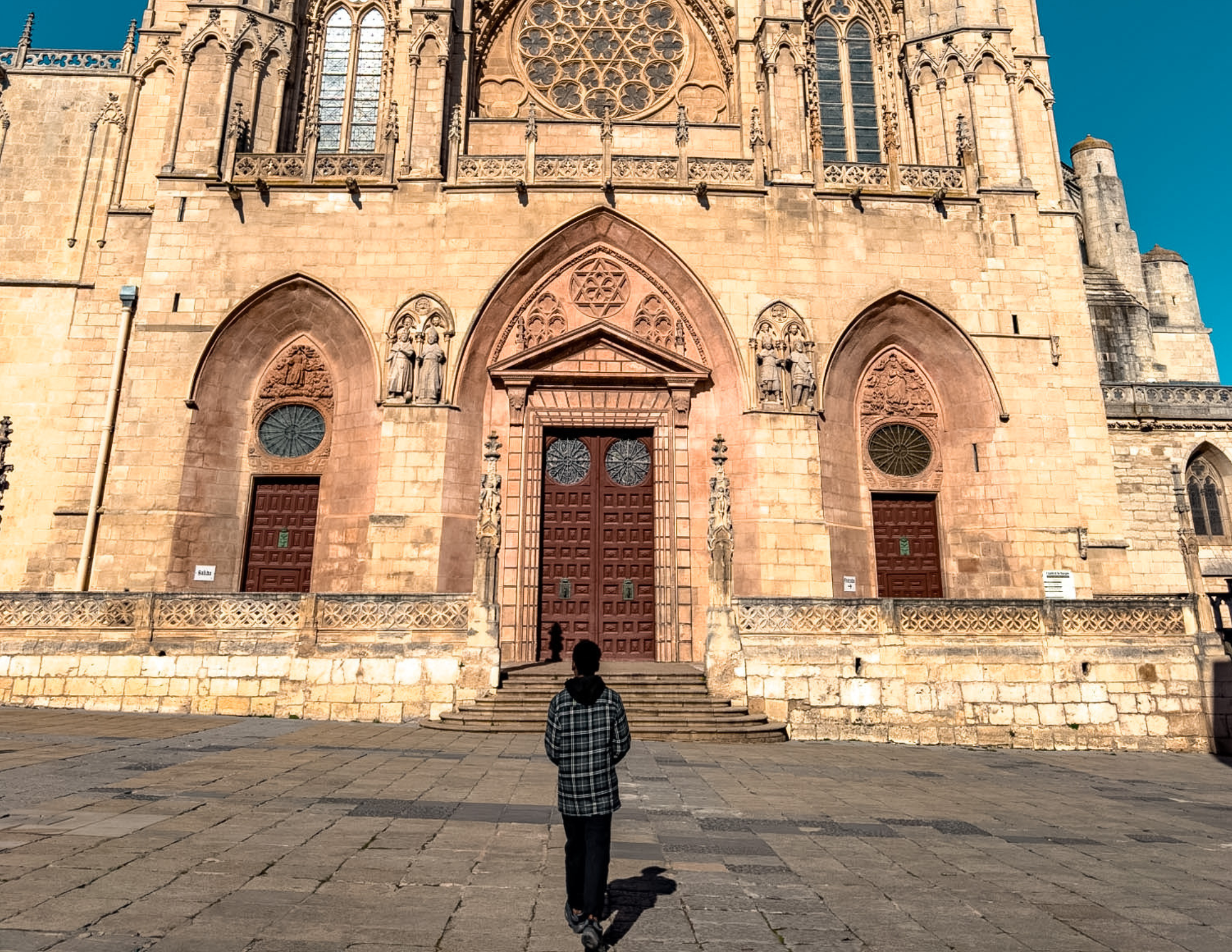 Burgos Travel Guide (13).png